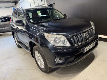 TOYOTA LAND CRUISER 3.0 D-4D  PRENIUM 2011
