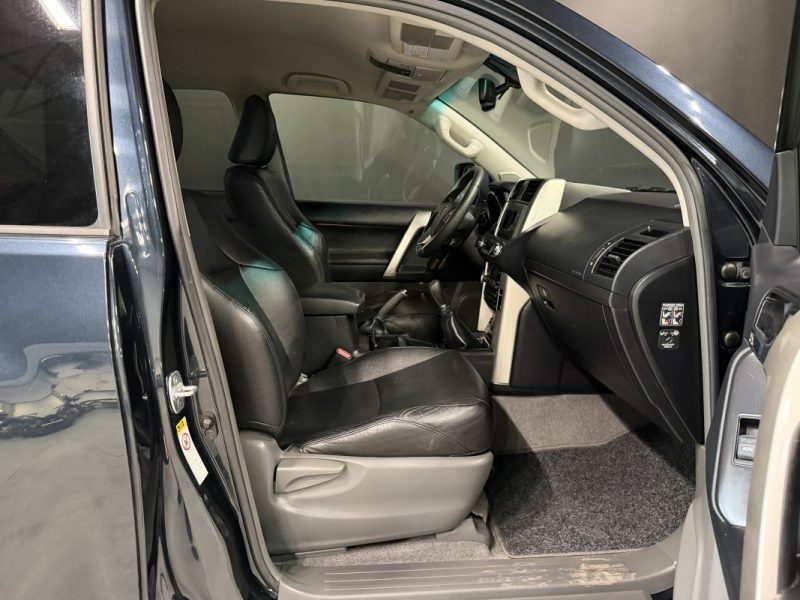 TOYOTA LAND CRUISER 3.0 D-4D  PRENIUM 2011