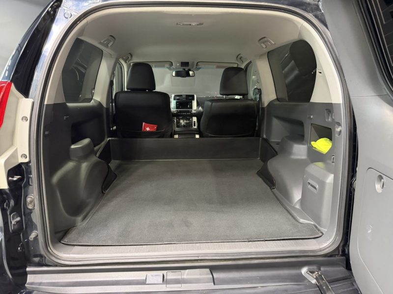 TOYOTA LAND CRUISER 3.0 D-4D  PRENIUM 2011