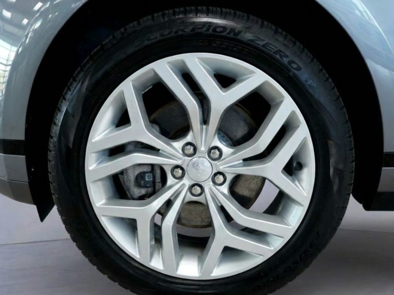 LAND ROVER RANGE ROVER EVOQUE R-DYNAMIC SE 2023