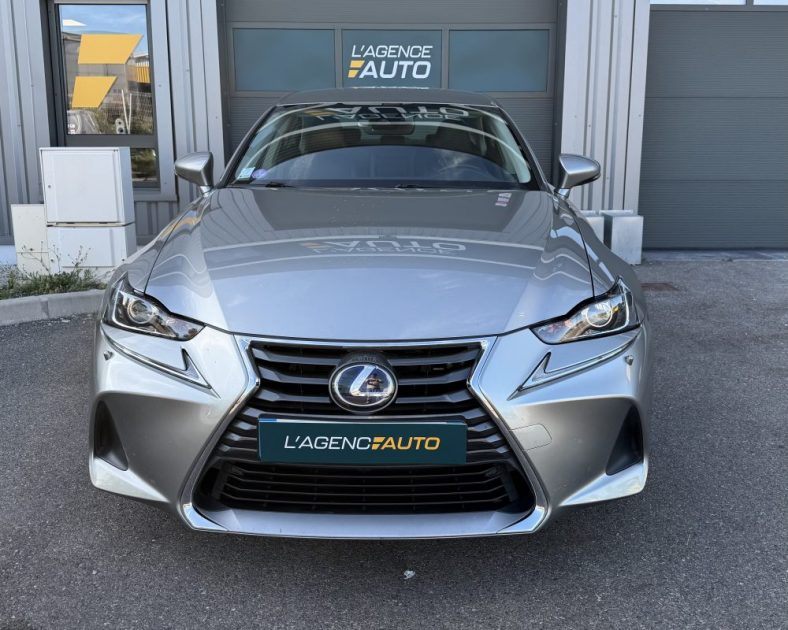 LEXUS IS 300h LUXE - Intérieur Cuir - Caméra - 2eme Main - ENTRETIEN COMPLET LEXUS
