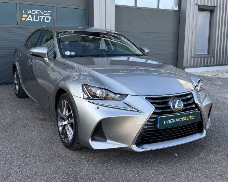 LEXUS IS 300h LUXE - Intérieur Cuir - Caméra - 2eme Main - ENTRETIEN COMPLET LEXUS