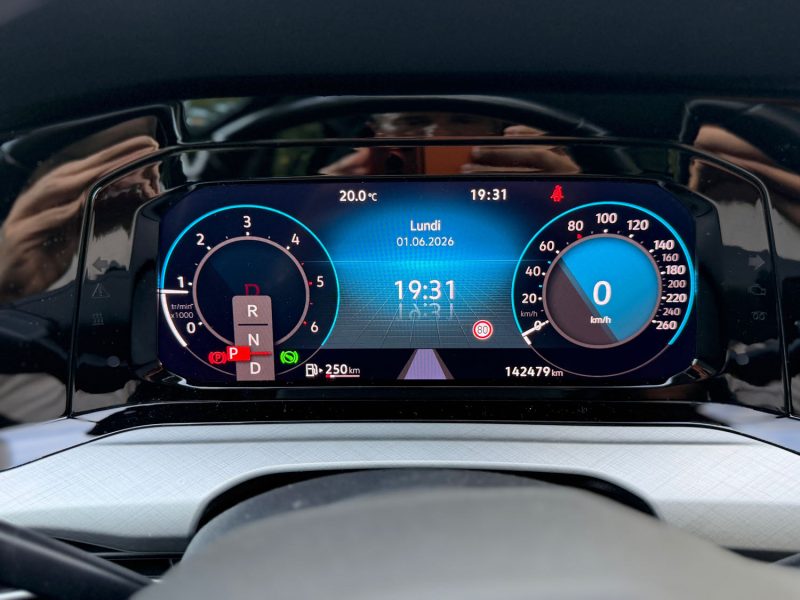 VOLKSWAGEN GOLF  LIFE DSG 03/2023