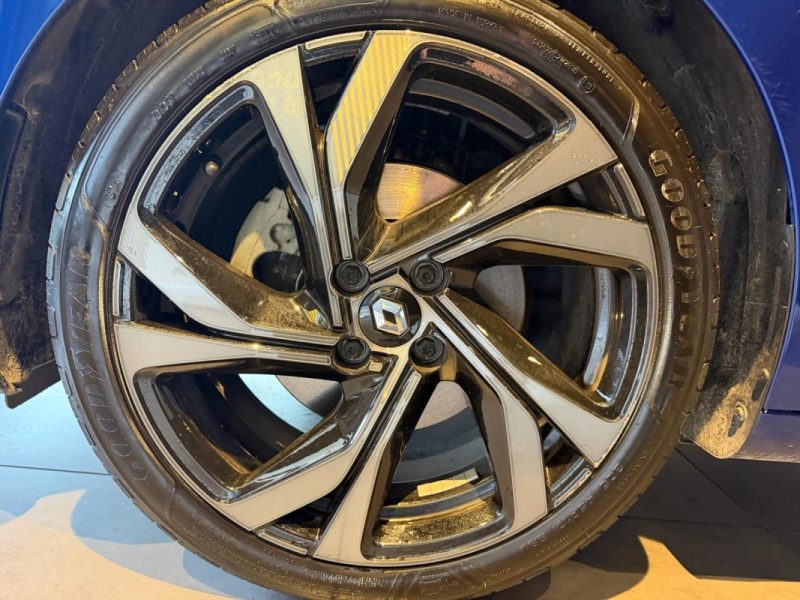 RENAULT  CLIO  5 E-TECH ENGINEERED BOSE / 1ERE MAIN 