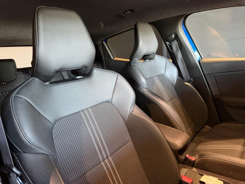 RENAULT  CLIO  5 E-TECH ENGINEERED BOSE / 1ERE MAIN 
