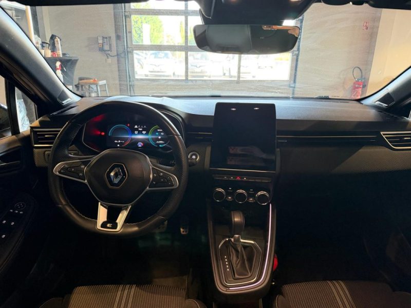 RENAULT  CLIO  5 E-TECH ENGINEERED BOSE / 1ERE MAIN 