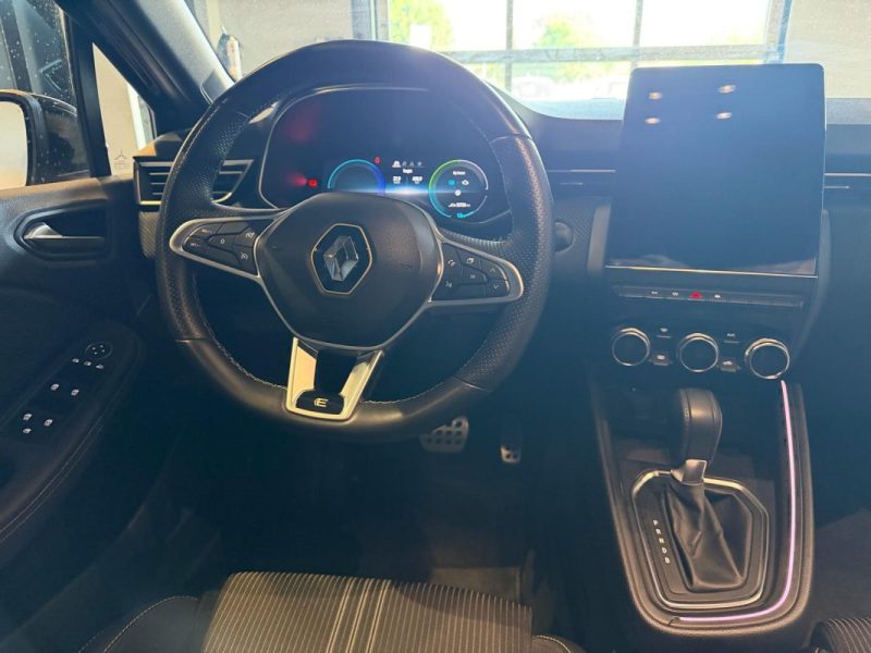 RENAULT  CLIO  5 E-TECH ENGINEERED BOSE / 1ERE MAIN 