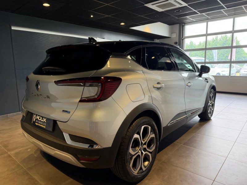 RENAULT CAPTUR INTENS 145 E-TECH BOSE / PACK CITY / PACK EASY DRIVE 