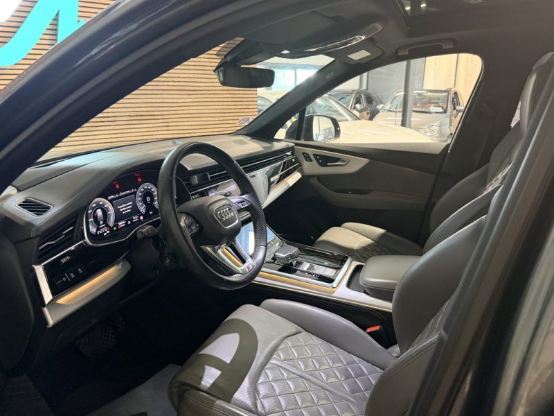 AUDI Q7 - 60 TFSI E - 462 cv - Hybride - S TRONIC - 2021 - Caméra 360 - CarPlay - Attelage