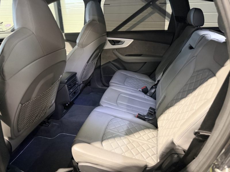 AUDI Q7 - 60 TFSI E - 462 cv - Hybride - S TRONIC - 2021 - Caméra 360 - CarPlay - Attelage