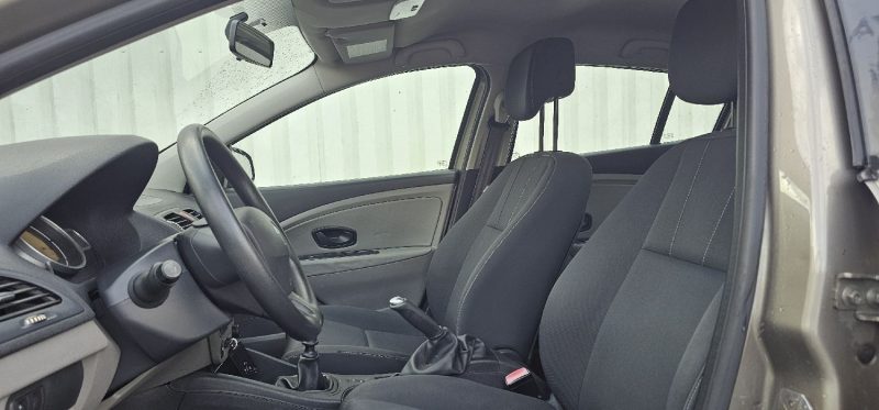 RENAULT MEGANEIII III 5 PORTES 1.6 16V 110cv   BIOETHANOL