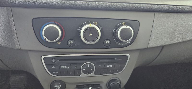 RENAULT MEGANEIII III 5 PORTES 1.6 16V 110cv   BIOETHANOL