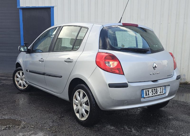RENAULT  CLIO III  1.6 16V 110cv LUXE PRIVILÈGE  
