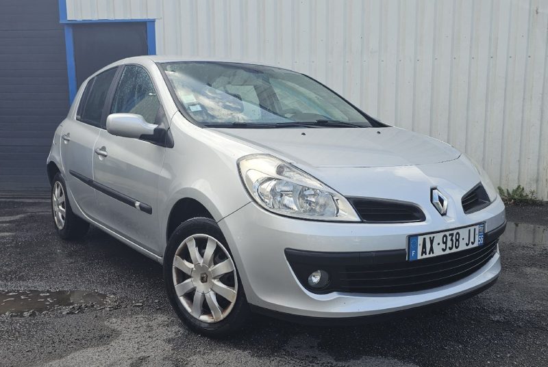 RENAULT  CLIO III  1.6 16V 110cv LUXE PRIVILÈGE  