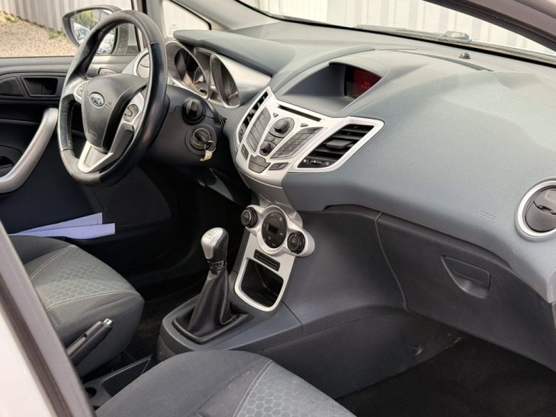 FORD FIESTA 1.4 TDCI 68CV TITANIUM 2008 166 000KM
