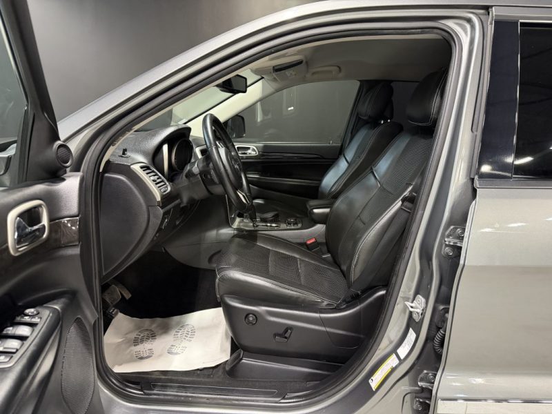 JEEP GRAND CHEROKEE LAREDO 2011
