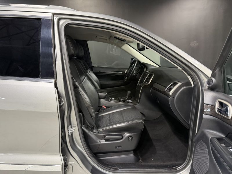 JEEP GRAND CHEROKEE LAREDO 2011