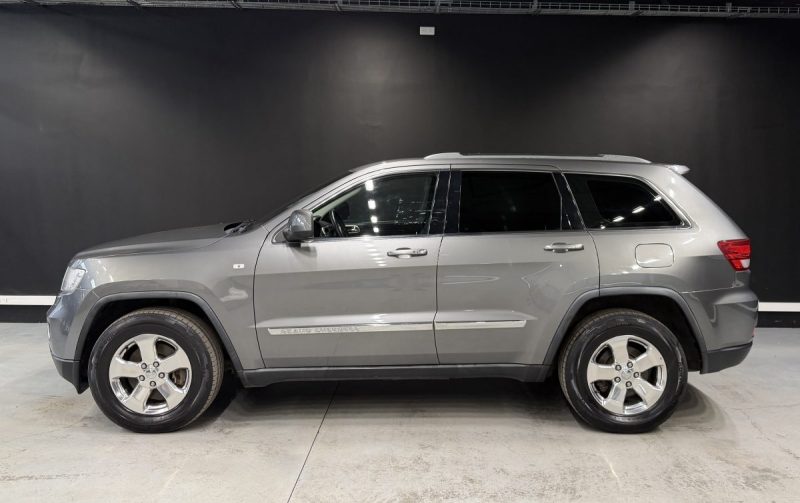 JEEP GRAND CHEROKEE LAREDO 2011