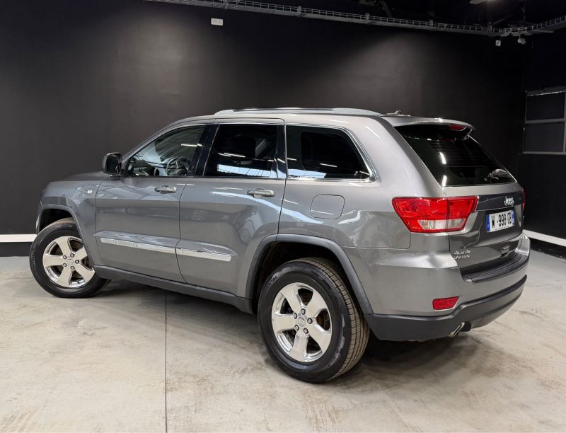 JEEP GRAND CHEROKEE LAREDO 2011