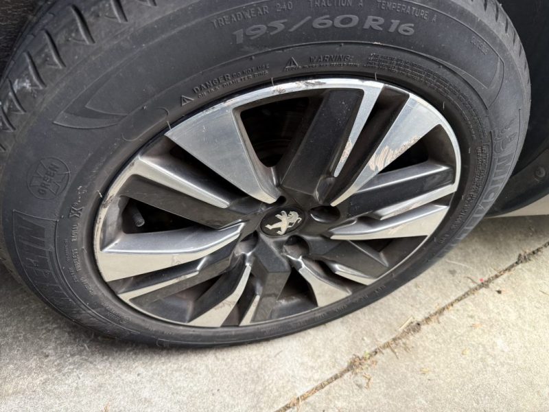 PEUGEOT 2008 1.2 PURETECH 110CH ALLURE S&S 