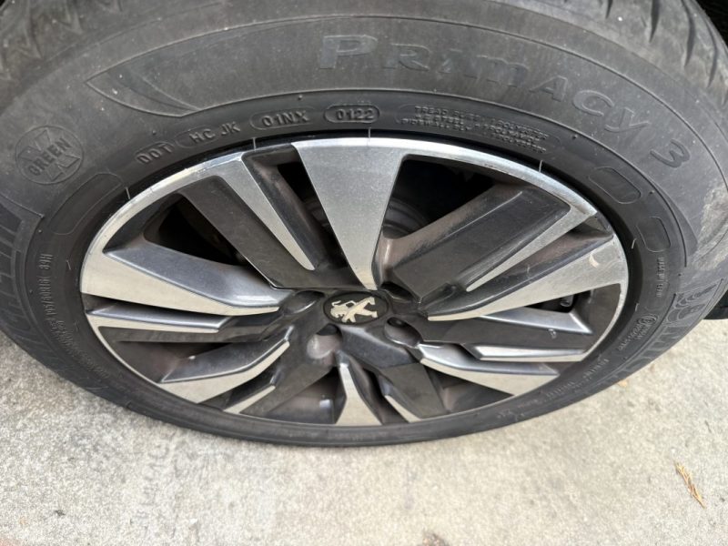 PEUGEOT 2008 1.2 PURETECH 110CH ALLURE S&S 