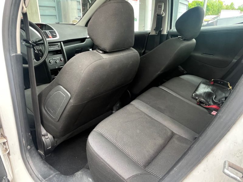 PEUGEOT 207 1.4 HDI 70 FINITION TRENDY EMBRAYAGE NEUF - VIDANGE OK - HISTORIQUE COMPLET 