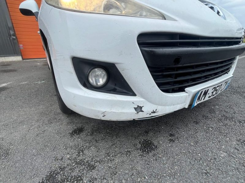 PEUGEOT 207 1.4 HDI 70 FINITION TRENDY EMBRAYAGE NEUF - VIDANGE OK - HISTORIQUE COMPLET 