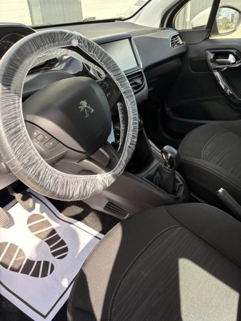 PEUGEOT 208 1.2 VTI 82CH ALLURE 5P 
