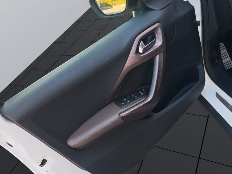 PEUGEOT 2008 1.6 E-HDI 92 FELINE