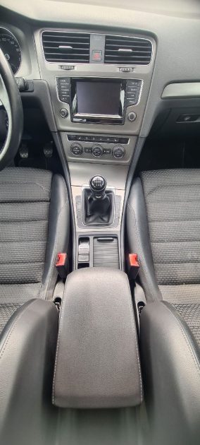 VOLKSWAGEN Golf 7 - 1.4 TSi Comfortline 140ch essence