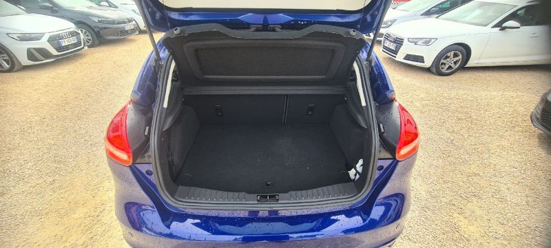 FORD Focus - 1.5 Ti-Vct Titanium 182ch essence