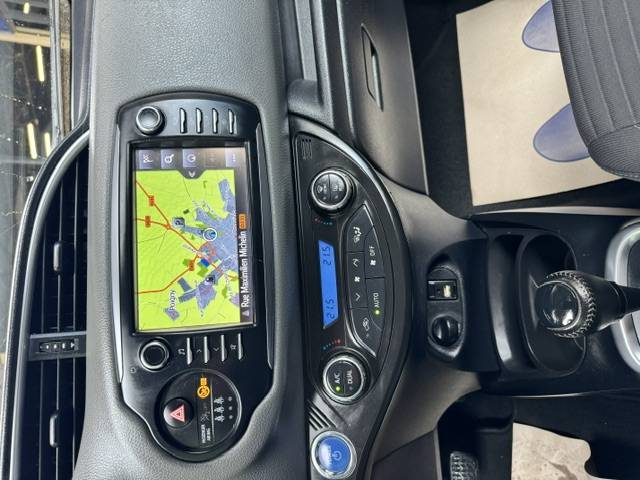 TOYOTA YARIS  HYBRIDE 100H FRANCE BUSINESS  2019 / gps / camera recul / 1ere main