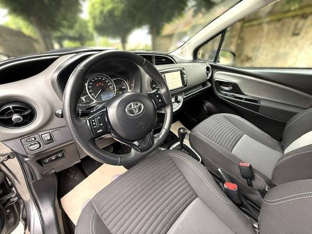 TOYOTA YARIS  HYBRIDE 100H FRANCE BUSINESS  2019 / gps / camera recul / 1ere main