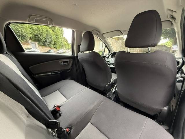 TOYOTA YARIS  HYBRIDE 100H FRANCE BUSINESS  2019 / gps / camera recul / 1ere main