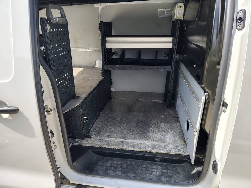 CITROËN JUMPY 120CH EAT8 – AMÉNAGÉ PRO – GARANTIE 46,90/MOIS – 99500 KM – 14 575 HT 2.0 BLUEHDI 120 2021