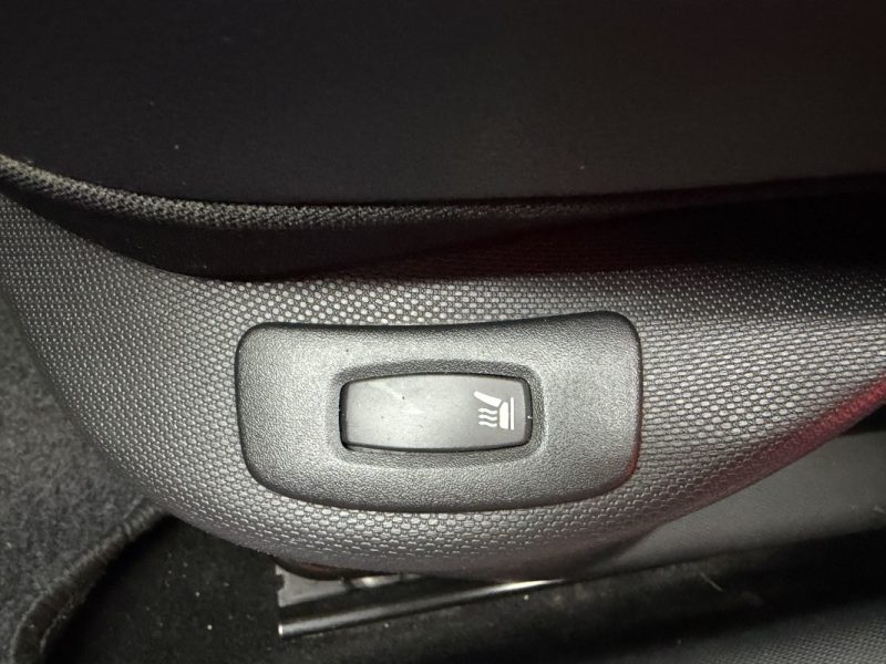 RENAULT CLIO IV RE88036 2015