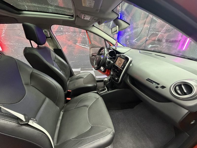 RENAULT CLIO IV RE88036 2015