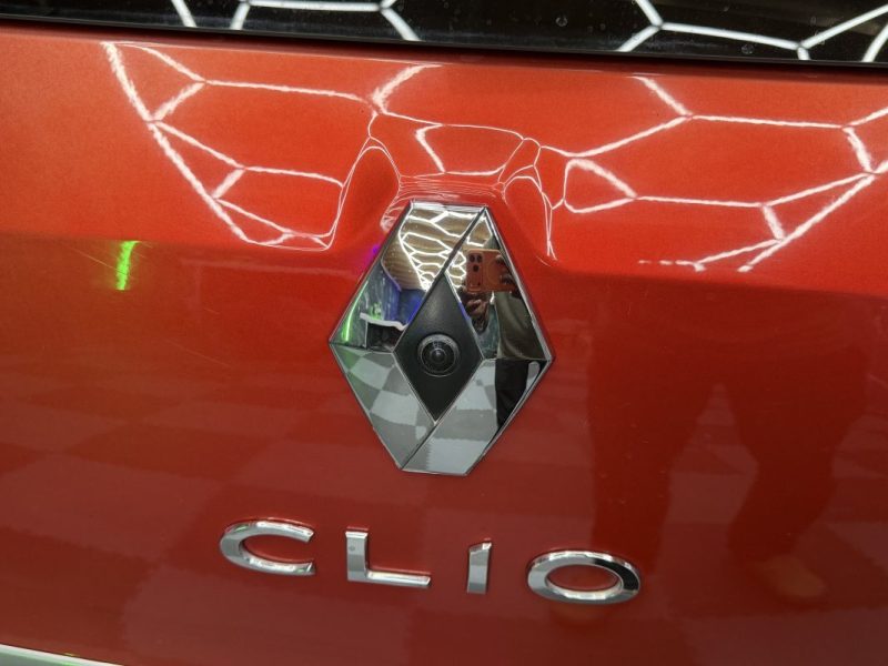 RENAULT CLIO IV RE88036 2015