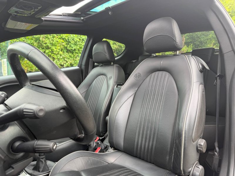 Alfa Romeo Mito 1.4 TB MultiAir 170ch S&S Quadrifoglio Verde | Toit Ouvrant | Sièges chauffants