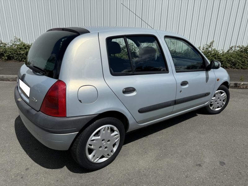 RENAULT CLIO RTE 1.6 BVA 1999 1er Main
