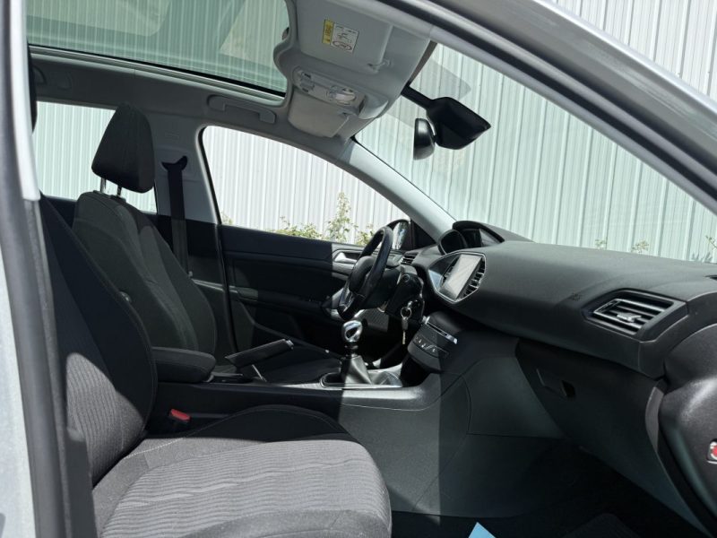 PEUGEOT 308 II SW 1.6 BLUE HDI 120 BUSINESS 2015