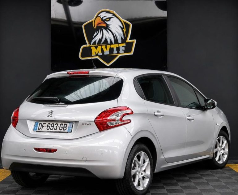 PEUGEOT 208 1.4 HDI 75CH STYLE