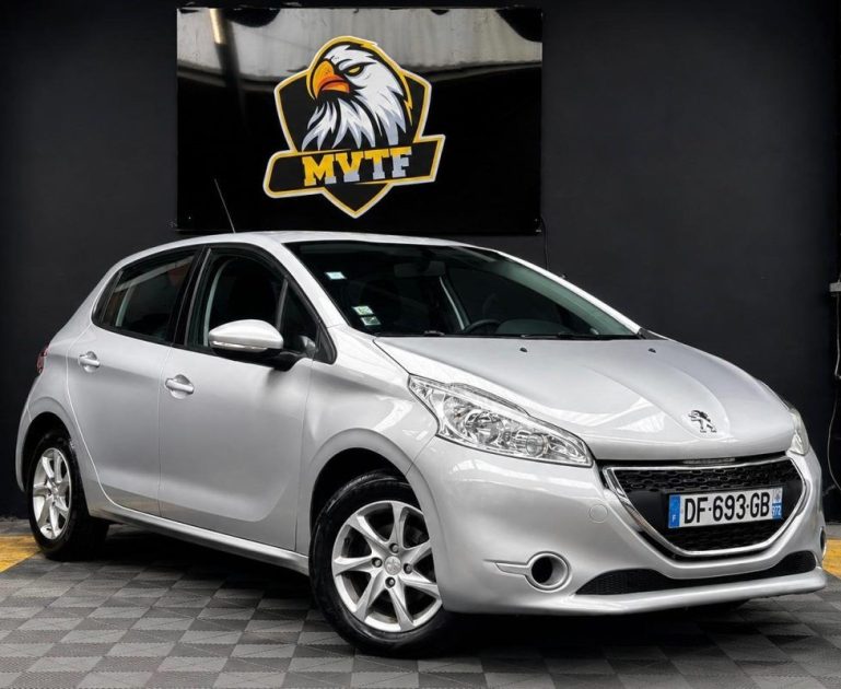 PEUGEOT 208 1.4 HDI 75CH STYLE