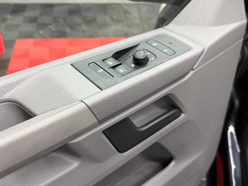 VOLKSWAGEN  TRANSPORTER 6.1 VAN 2026