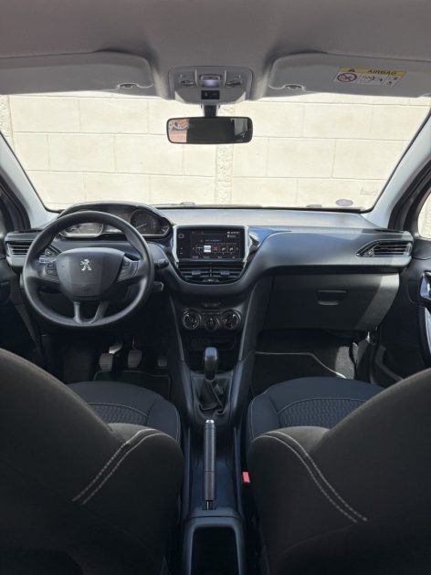 PEUGEOT 208 1.2 PURETECH 82 ch ALLURE / Radar AR / APPLE CARPLAY