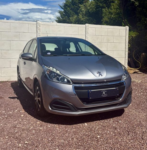 PEUGEOT 208 1.2 PURETECH 82 ch ALLURE / Radar AR / APPLE CARPLAY
