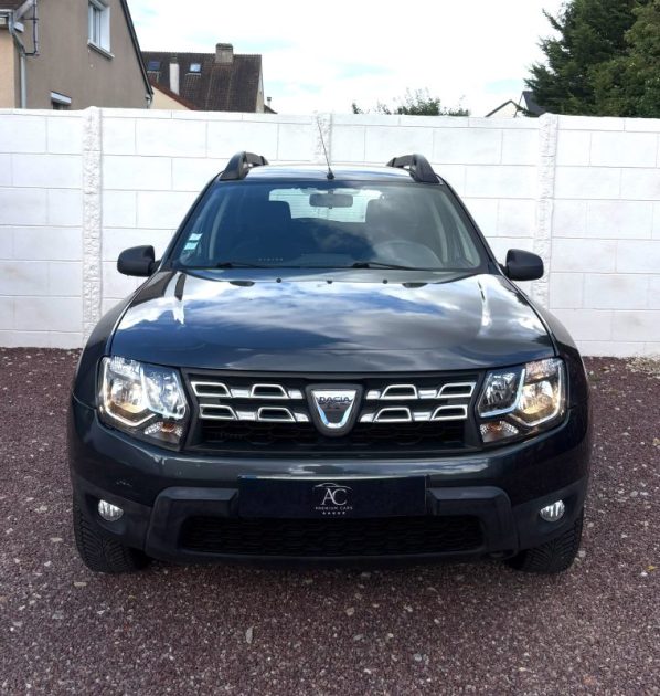 Dacia Duster Laureate 4X2 125ch Tce (Bluetooth | Climatisation | Attelage)