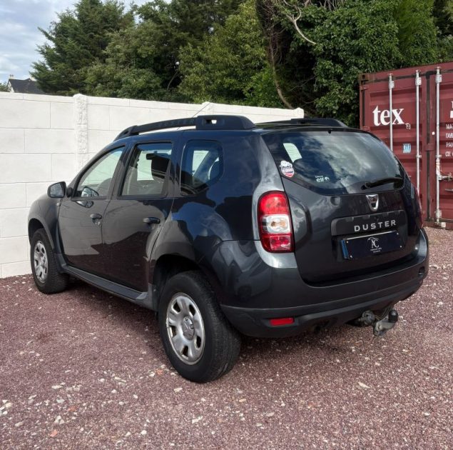 Dacia Duster Laureate 4X2 125ch Tce (Bluetooth | Climatisation | Attelage)