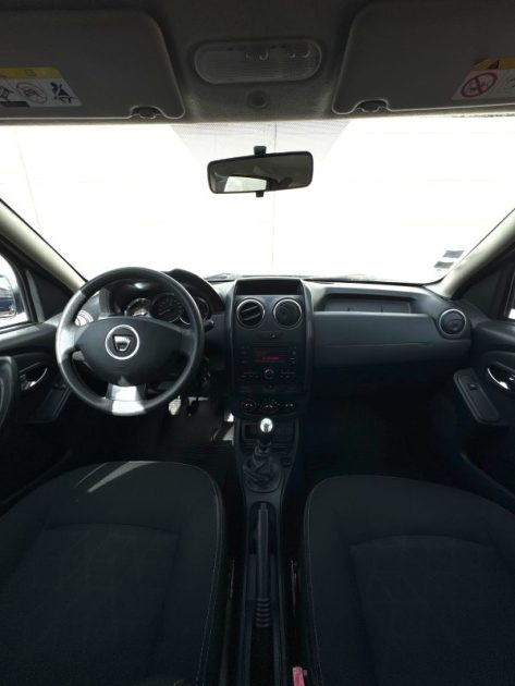 Dacia Duster Laureate 4X2 125ch Tce (Bluetooth | Climatisation | Attelage)
