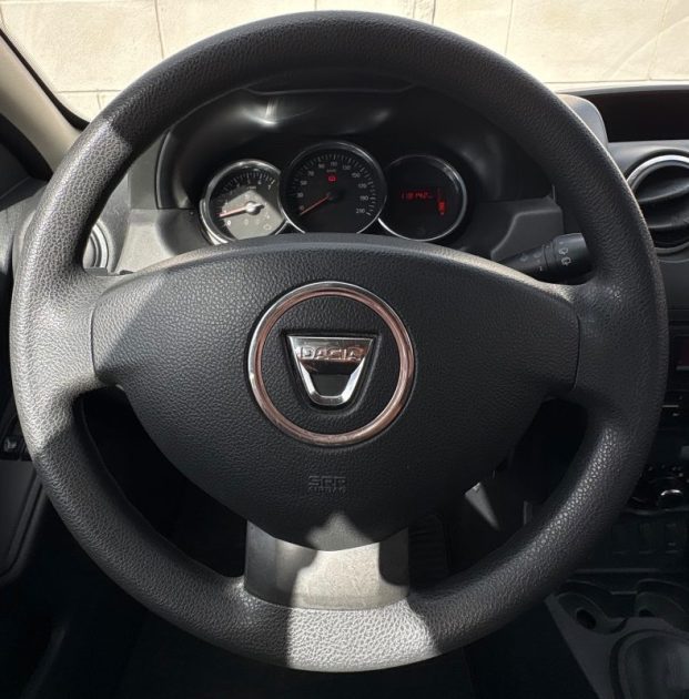 Dacia Duster Laureate 4X2 125ch Tce (Bluetooth | Climatisation | Attelage)